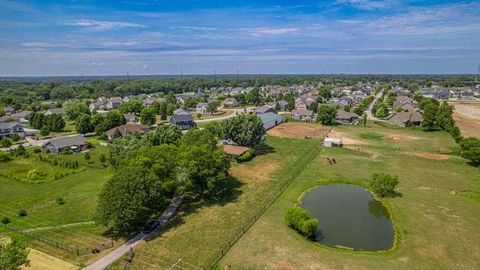 Tiny photo for 231 W 500 N, Valparaiso, IN 46385 (MLS # 12466650)