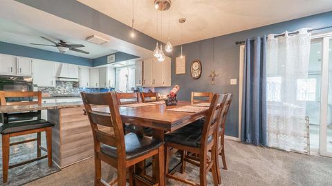 Tiny photo for 231 W 500 N, Valparaiso, IN 46385 (MLS # 12466650)