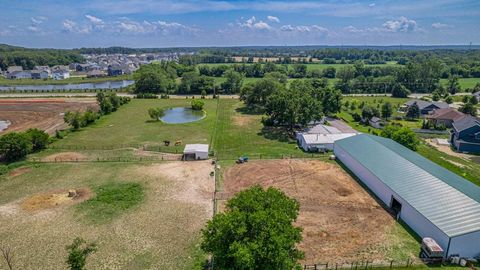 Tiny photo for 231 W 500 N, Valparaiso, IN 46385 (MLS # 12466650)