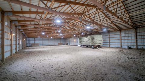 Tiny photo for 231 W 500 N, Valparaiso, IN 46385 (MLS # 12466650)