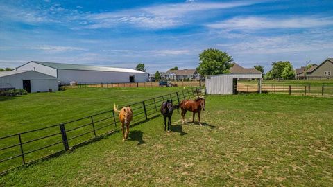 Tiny photo for 231 W 500 N, Valparaiso, IN 46385 (MLS # 12466650)