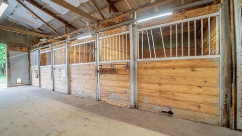 Tiny photo for 231 W 500 N, Valparaiso, IN 46385 (MLS # 12466650)