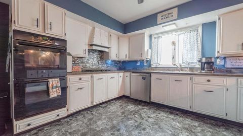 Tiny photo for 231 W 500 N, Valparaiso, IN 46385 (MLS # 12466650)