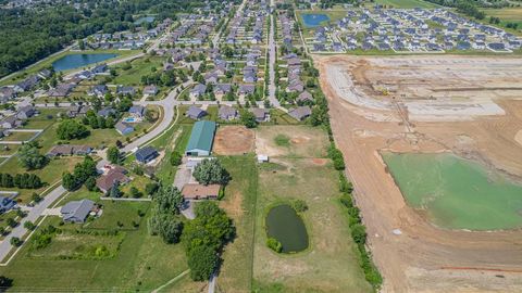 Tiny photo for 231 W 500 N, Valparaiso, IN 46385 (MLS # 12466650)