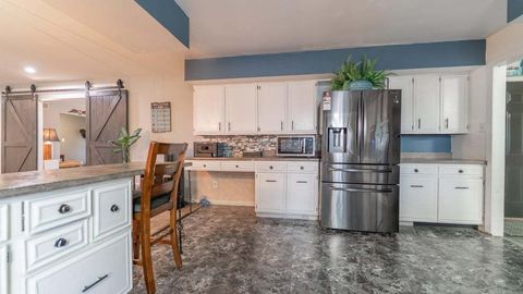 Tiny photo for 231 W 500 N, Valparaiso, IN 46385 (MLS # 12466650)