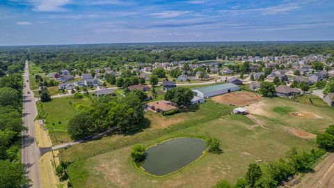 Tiny photo for 231 W 500 N, Valparaiso, IN 46385 (MLS # 12466650)