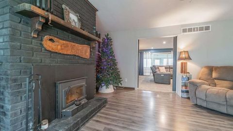 Tiny photo for 231 W 500 N, Valparaiso, IN 46385 (MLS # 12466650)