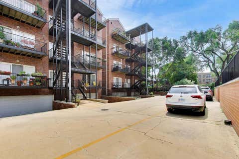 Tiny photo for 608 Hinman Avenue #2S, Evanston, IL 60202 (MLS # 12725997)