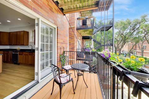 Tiny photo for 608 Hinman Avenue #2S, Evanston, IL 60202 (MLS # 12725997)