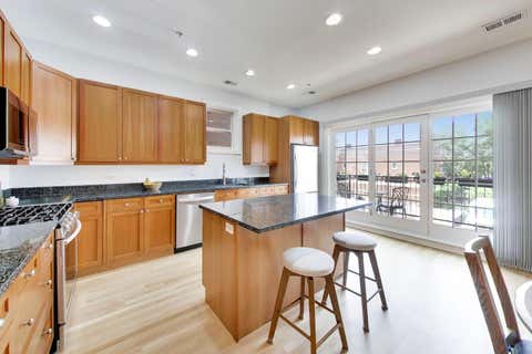 Tiny photo for 608 Hinman Avenue #2S, Evanston, IL 60202 (MLS # 12725997)
