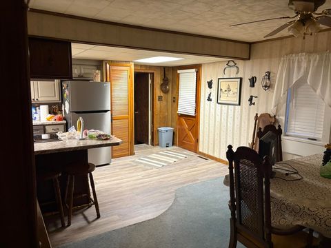 Tiny photo for 11412 IL-37 Highway, Benton, IL 62812 (MLS # 100000022)