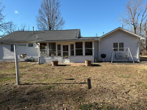 Tiny photo for 11412 State Highway 37 N, Benton, IL 62812 (MLS # 100000022)