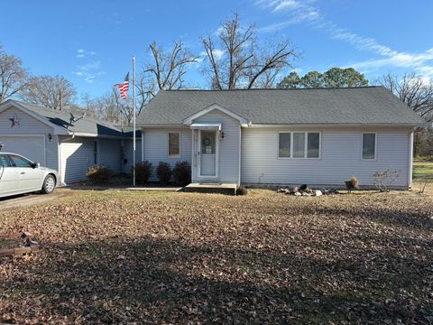 Photo of 11412 IL-37 Highway, Benton, IL 62812 (MLS # 100000022)