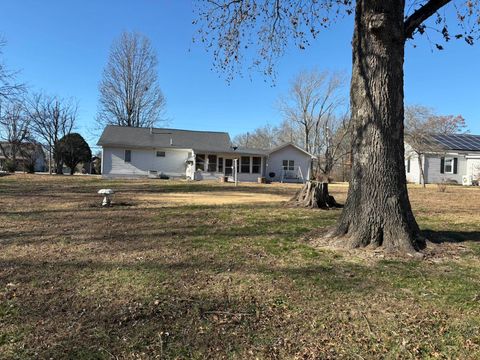 Tiny photo for 11412 IL-37 Highway, Benton, IL 62812 (MLS # 100000022)