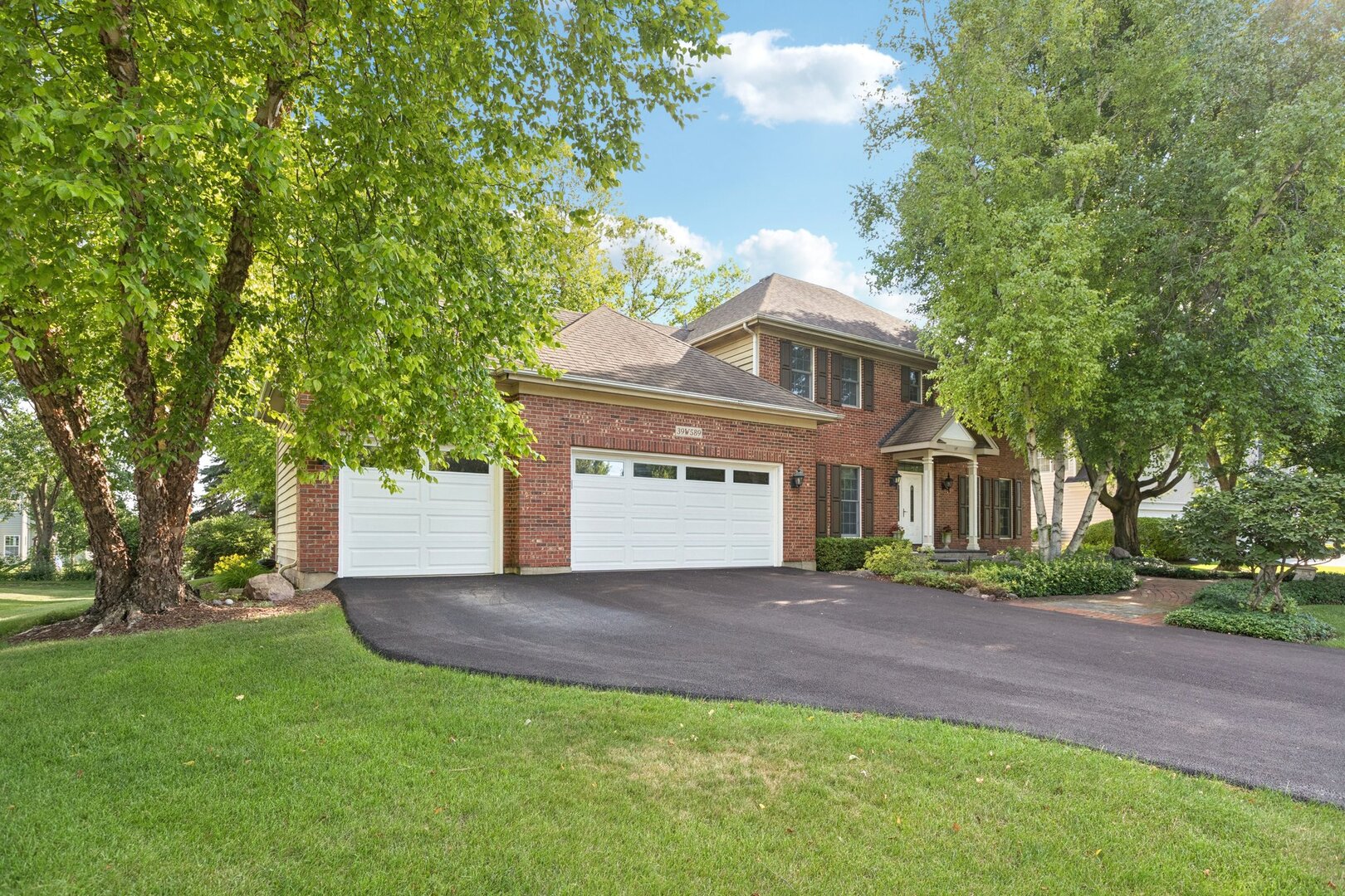 39W589 Carl Sandburg Road