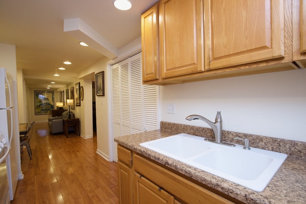 931 W NEWPORT Avenue GARDEN