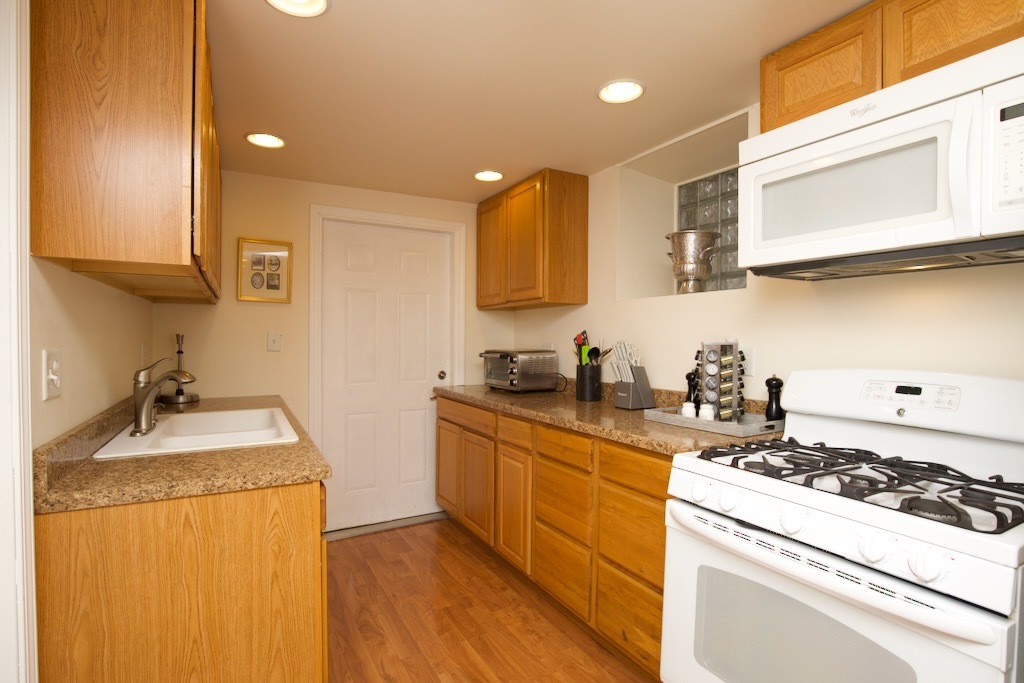 931 W NEWPORT Avenue GARDEN