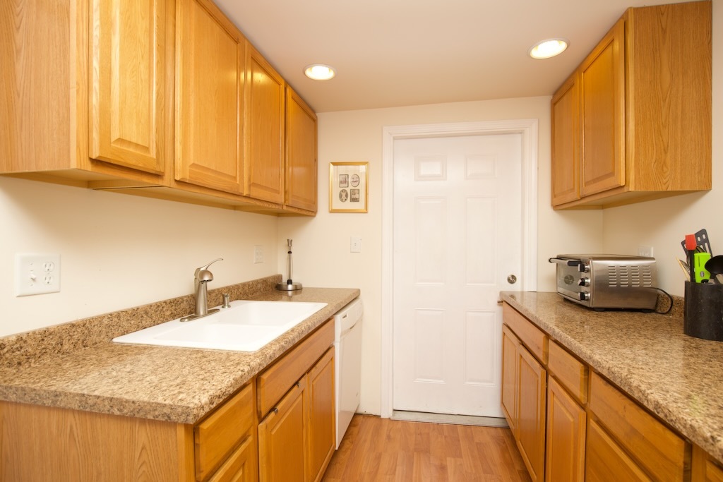 931 W NEWPORT Avenue GARDEN