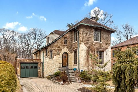 2136 W HOWLAND Avenue Chicago IL 60643