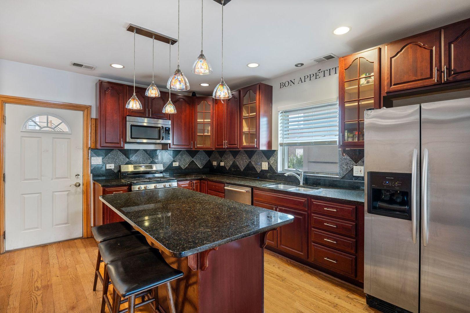 1638 W Blackhawk Street 3