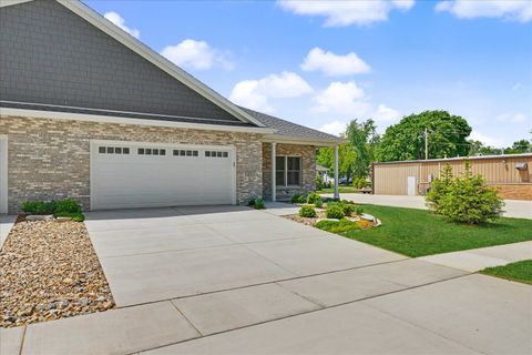 Tiny photo for 506 S 6th Street, Fairbury, IL 61739 (MLS # 12649092)