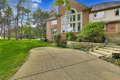 Tiny photo for 12 Riderwood Road, North Barrington, IL 60010 (MLS # 12768985)