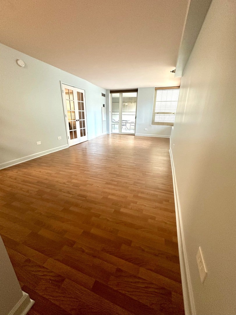 345 N LaSalle Street 805