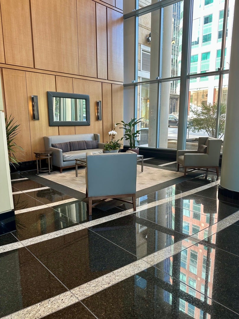 345 N LaSalle Street 805