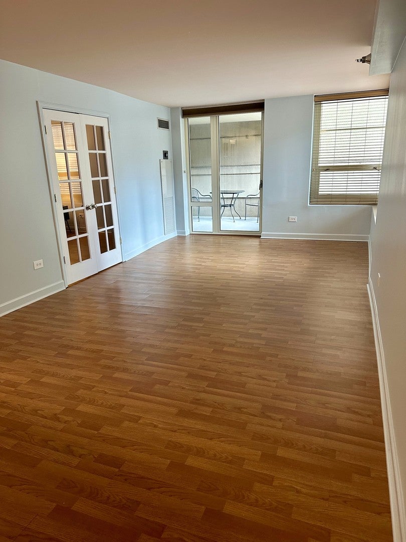 345 N LaSalle Street 805