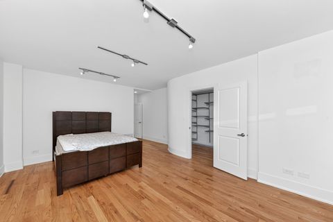 Tiny photo for 626 E Oakwood Boulevard, Chicago, IL 60653 (MLS # 12531246)