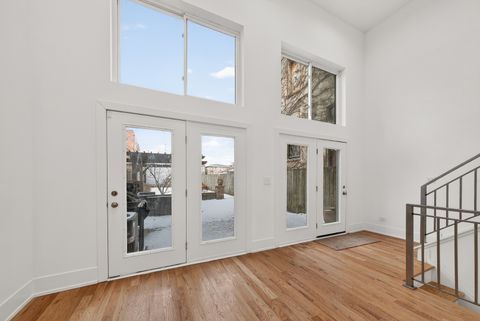 Tiny photo for 626 E Oakwood Boulevard, Chicago, IL 60653 (MLS # 12531246)