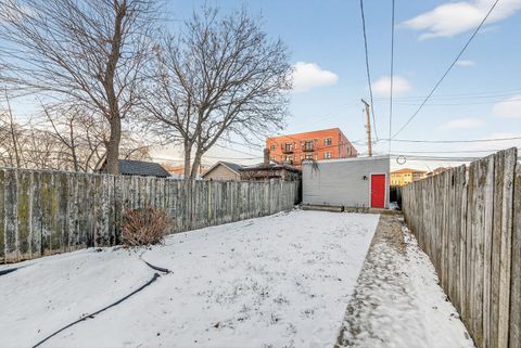 Tiny photo for 626 E Oakwood Boulevard, Chicago, IL 60653 (MLS # 12531246)