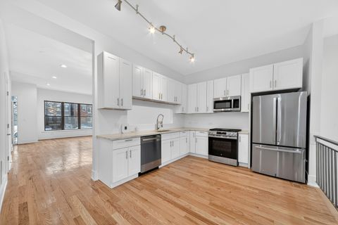 Tiny photo for 626 E Oakwood Boulevard, Chicago, IL 60653 (MLS # 12531246)