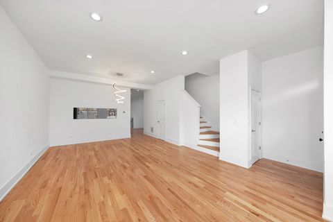 Tiny photo for 626 E Oakwood Boulevard, Chicago, IL 60653 (MLS # 12531246)