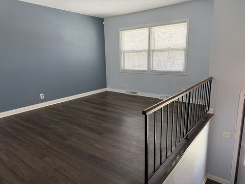 Tiny photo for 620 S 9TH Avenue, St. Charles, IL 60174 (MLS # 12586593)