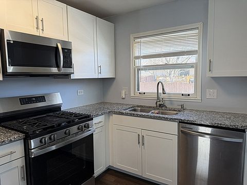 Tiny photo for 620 S 9TH Avenue, St. Charles, IL 60174 (MLS # 12586593)