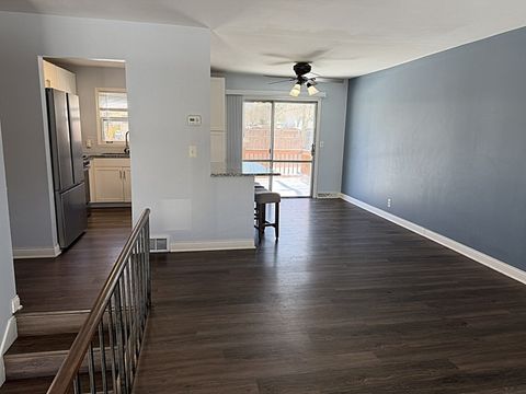 Tiny photo for 620 S 9TH Avenue, St. Charles, IL 60174 (MLS # 12586593)