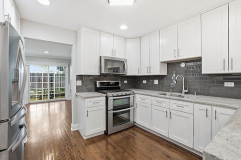 Tiny photo for 612 Citadel Drive, Westmont, IL 60559 (MLS # 12629214)