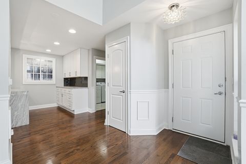 Tiny photo for 612 Citadel Drive, Westmont, IL 60559 (MLS # 12629214)