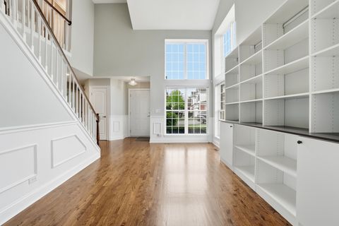 Tiny photo for 612 Citadel Drive, Westmont, IL 60559 (MLS # 12629214)