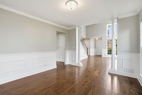 Tiny photo for 612 Citadel Drive, Westmont, IL 60559 (MLS # 12629214)