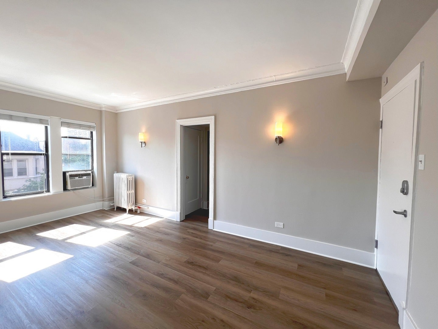4157 N Clarendon Avenue 304