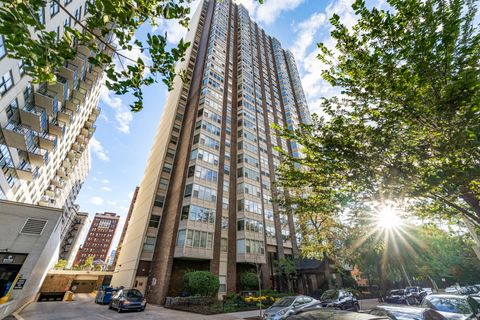 525 W Hawthorne Place 2606 Chicago IL 60657