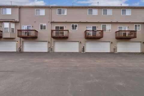 Tiny photo for 983 Ellsworth Drive, Grayslake, IL 60030 (MLS # 12654871)