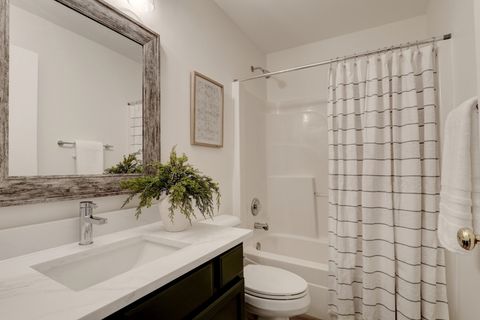 Tiny photo for 983 Ellsworth Drive, Grayslake, IL 60030 (MLS # 12654871)