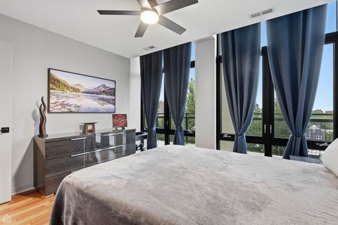 Tiny photo for 3946 N Ravenswood Avenue #603, Chicago, IL 60613 (MLS # 12659558)
