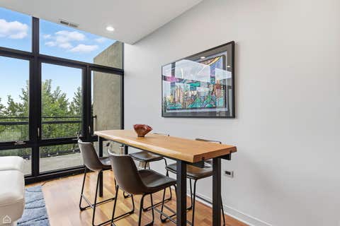 Tiny photo for 3946 N Ravenswood Avenue #603, Chicago, IL 60613 (MLS # 12659558)
