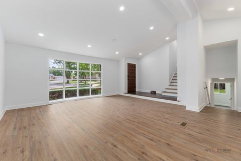 Tiny photo for 522 N Castle Road, Addison, IL 60101 (MLS # 12460054)
