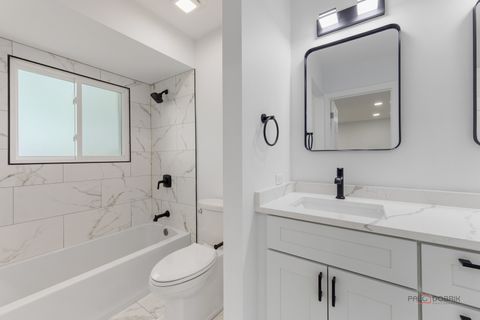 Tiny photo for 522 N Castle Road, Addison, IL 60101 (MLS # 12460054)