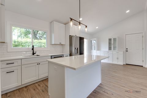 Tiny photo for 522 N Castle Road, Addison, IL 60101 (MLS # 12460054)